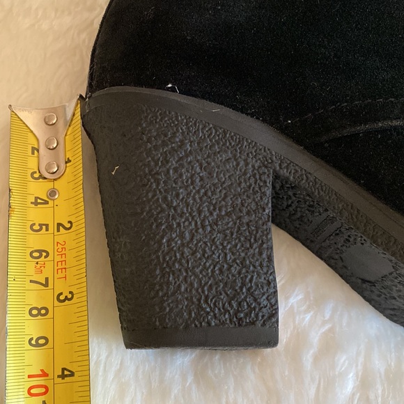 EUC SUGAR Black Suede Lace Up Ankle Booties Block Heel Size 7 1/2 M - Picture 10 of 14